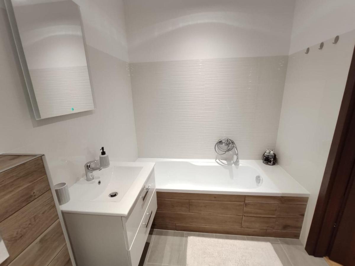 Apartament Parkowy Apartman Rzeszów Kültér fotó